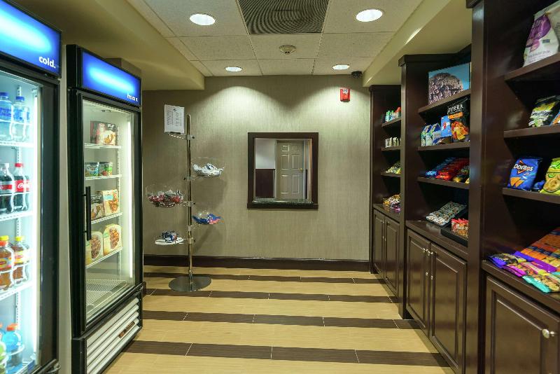 هتل Hampton Inn & Suites Lake City