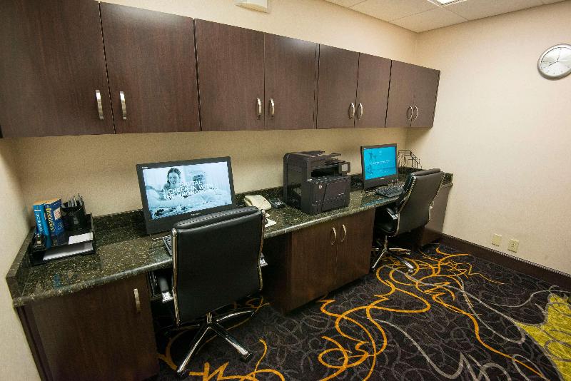 هتل Hampton Inn & Suites Lake City