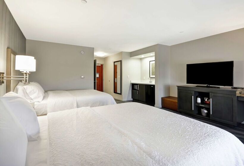 هتل Hampton Inn & Suites Los Angeles Burbank Airport