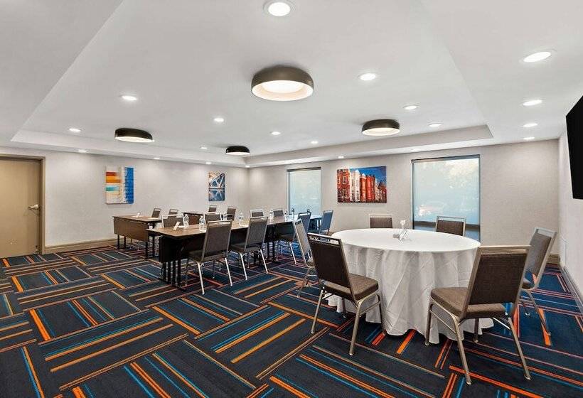 هتل Hampton Inn & Suites Fort Belvoir Alexandria South