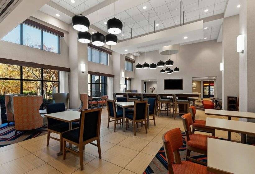 هتل Hampton Inn & Suites Fort Belvoir Alexandria South