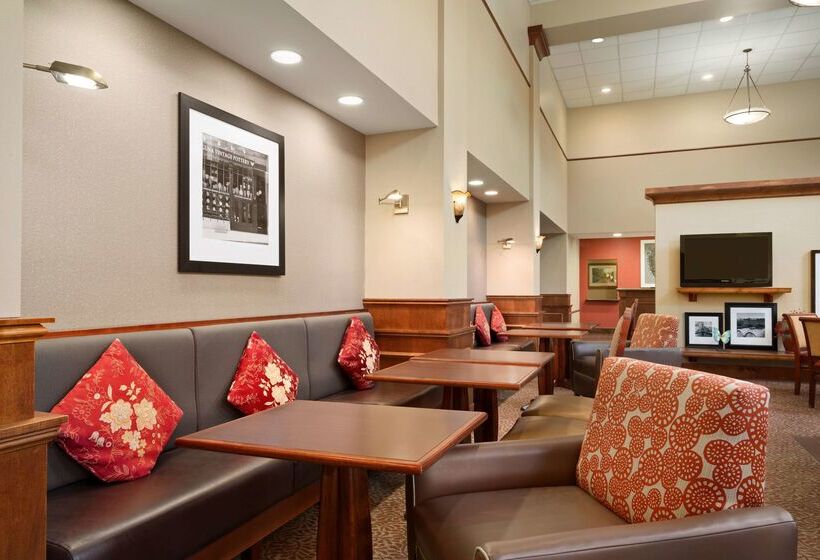 هتل Hampton Inn & Suites Williamsburg Central