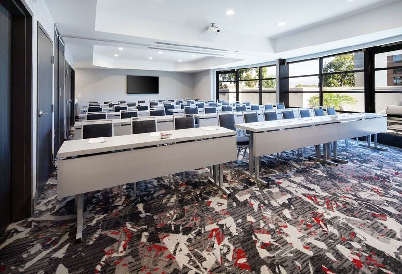 هتل Hilton Garden Inn Irvine Spectrum Lake Forest