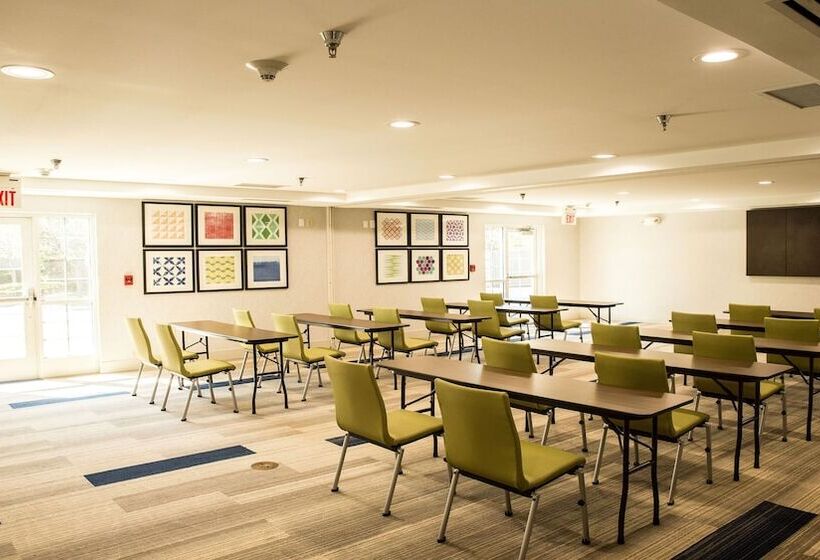 هتل Holiday Inn Express   Columbus   Dublin, An Ihg