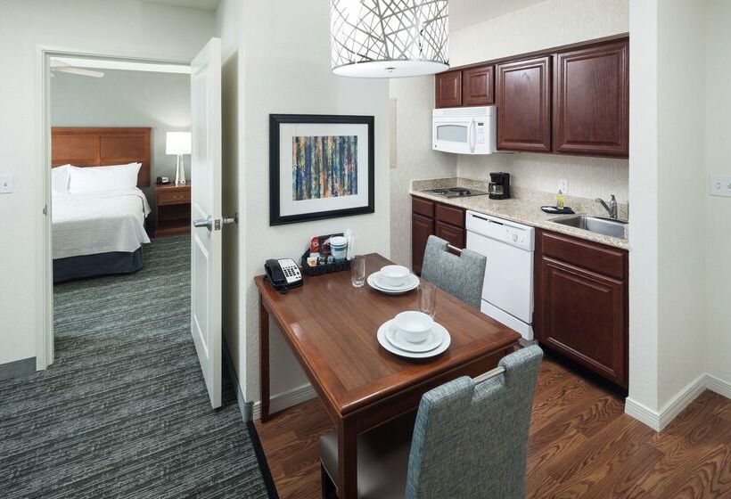 هتل Homewood Suites By Hilton El Paso Airport