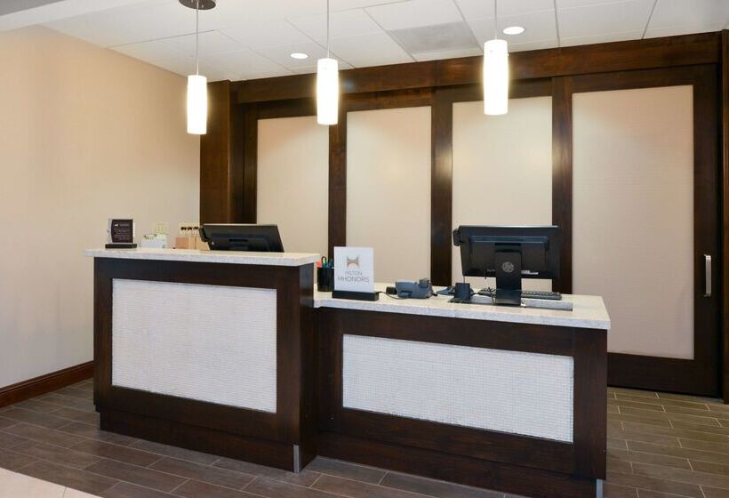 هتل Homewood Suites By Hilton Fresno