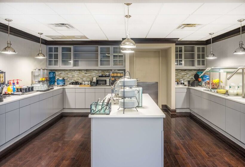 هتل Homewood Suites By Hilton Louisvilleeast