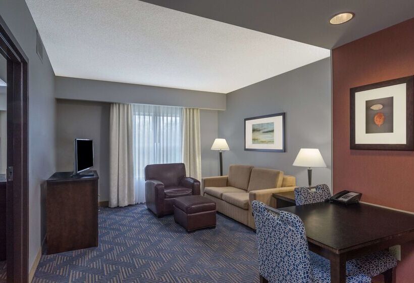 هتل Homewood Suites By Hilton Louisvilleeast