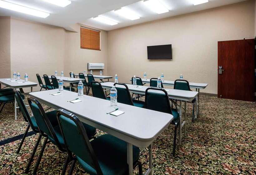 هتل La Quinta By Wyndham Portland Airport