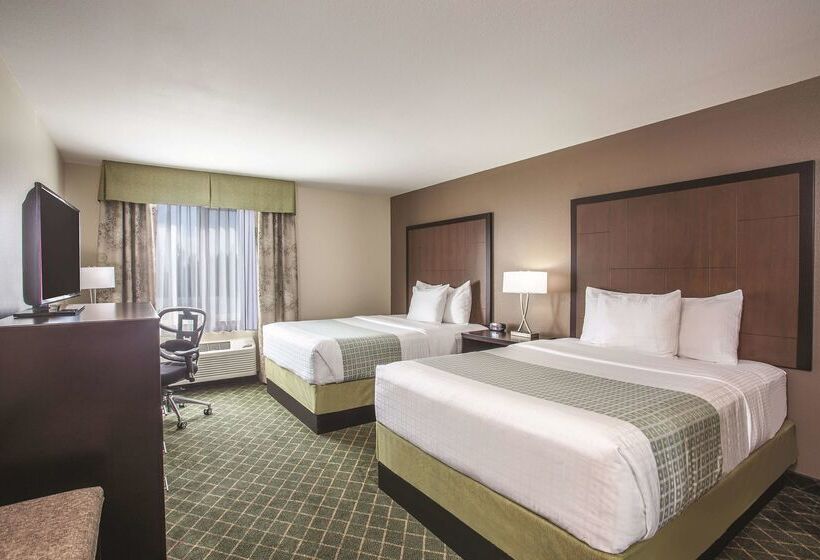 هتل La Quinta By Wyndham Portland Airport