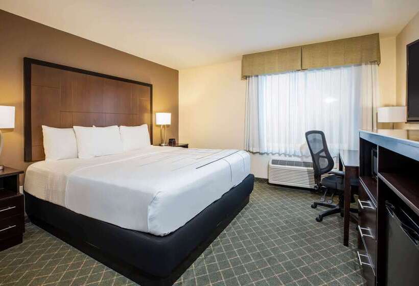 هتل La Quinta By Wyndham Portland Airport