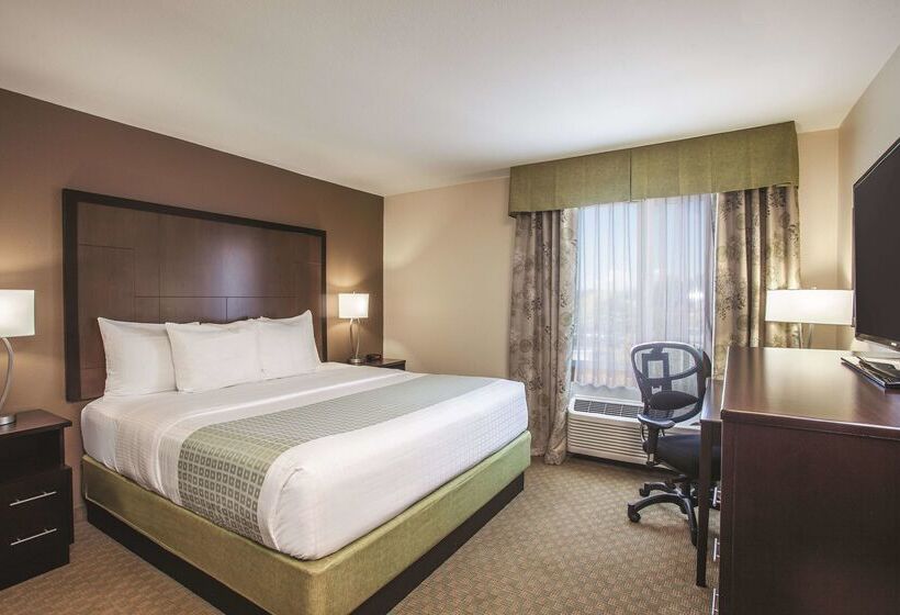 هتل La Quinta Inn & Suites By Wyndham Portland Airport