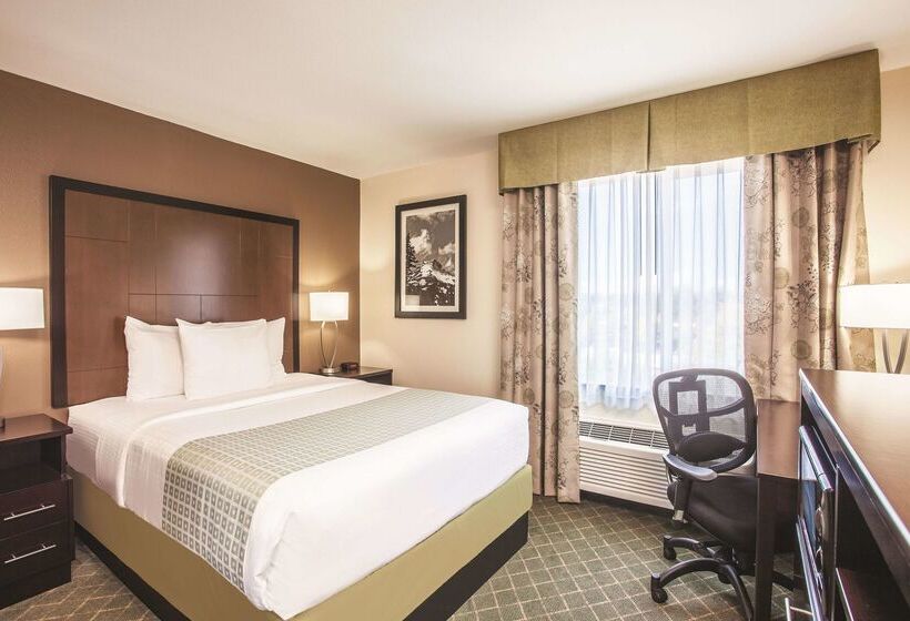 هتل La Quinta By Wyndham Portland Airport