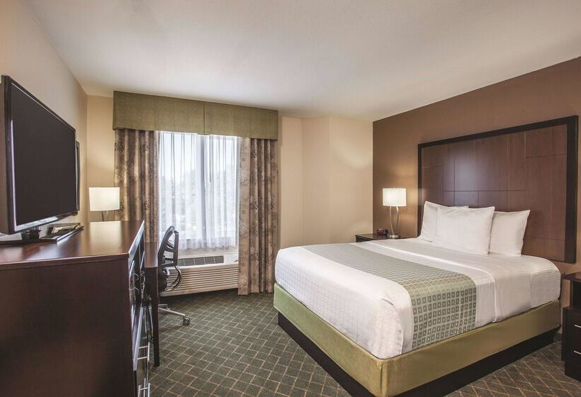 هتل La Quinta Inn & Suites By Wyndham Portland Airport