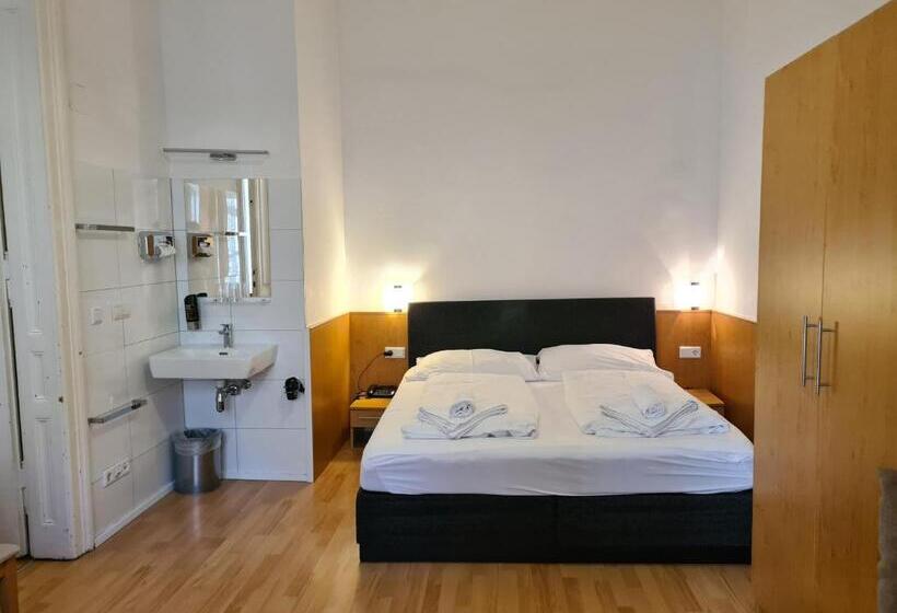 Fotos del hotel Pension Anifalstaff:  18