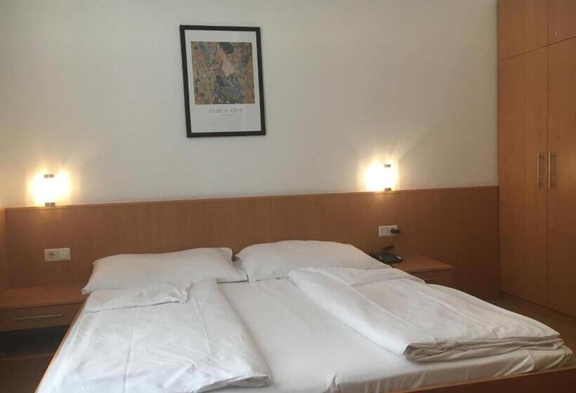 Fotos del hotel Pension Anifalstaff:  11