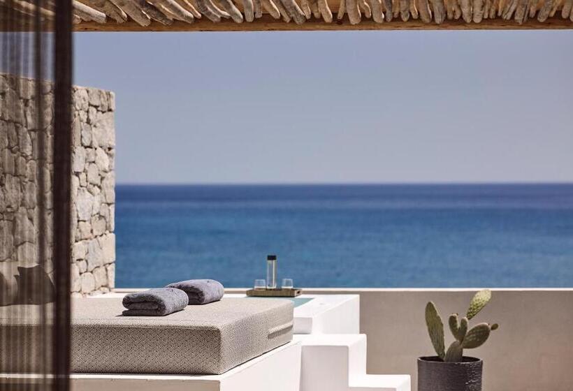 Artemis Seaside Resort