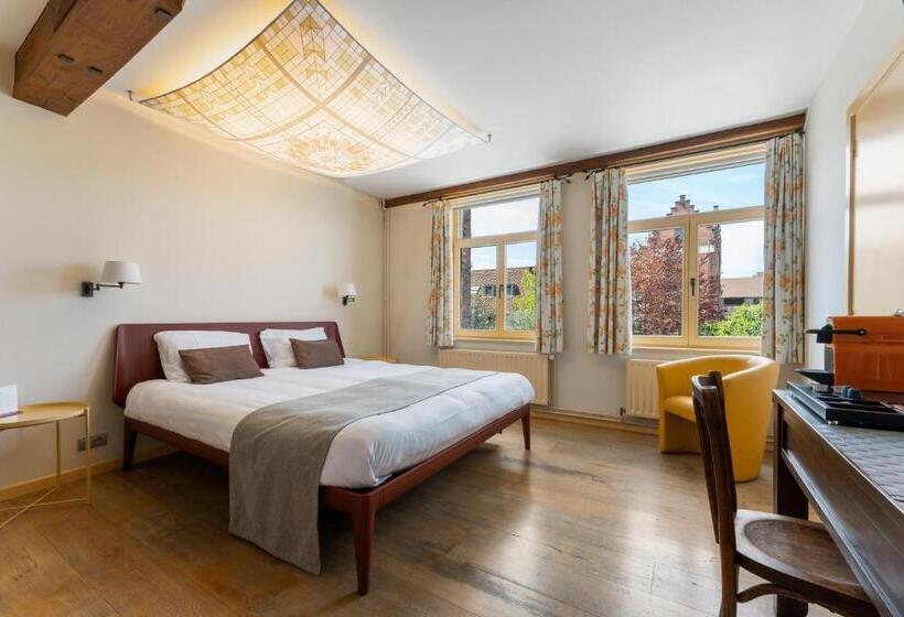 مبيت وإفطار Lake Suites