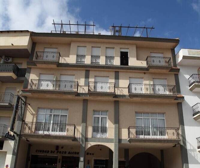 هتل Ciudad Pozo Alcon