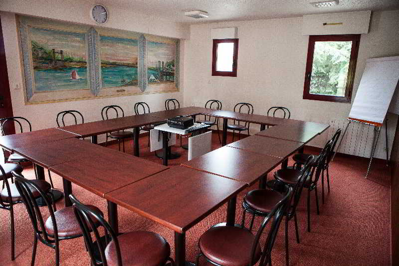 Le Branhoc Brit Hotel Auray
