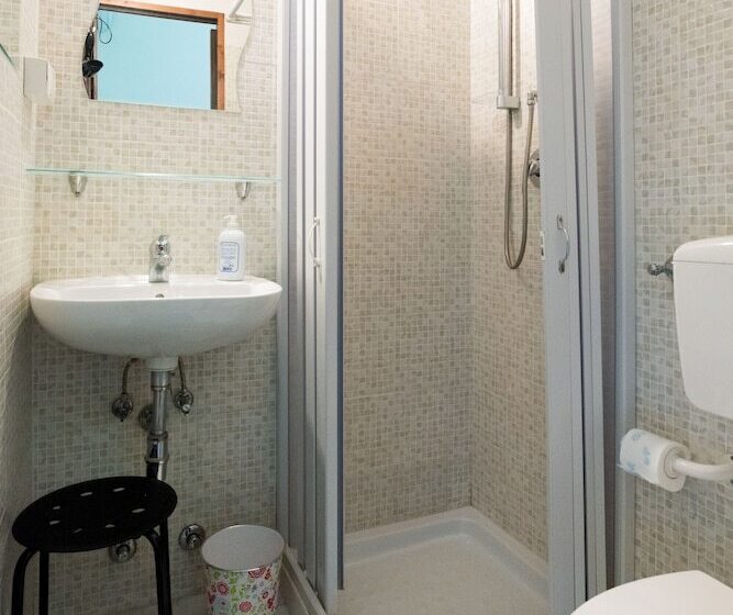 هتل Quo Vadis Roma 2