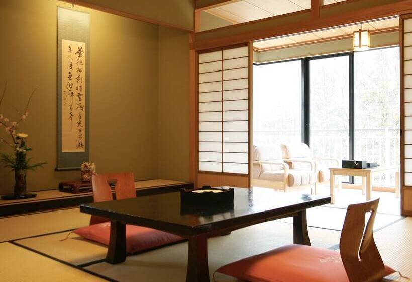 هتل Shirasagiyu Tawaraya