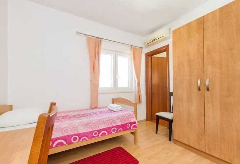 בית מלון כפרי Villa Cezar