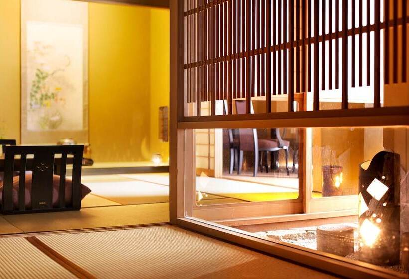 هتل Yamanaka Onsen Kissho Yamanaka