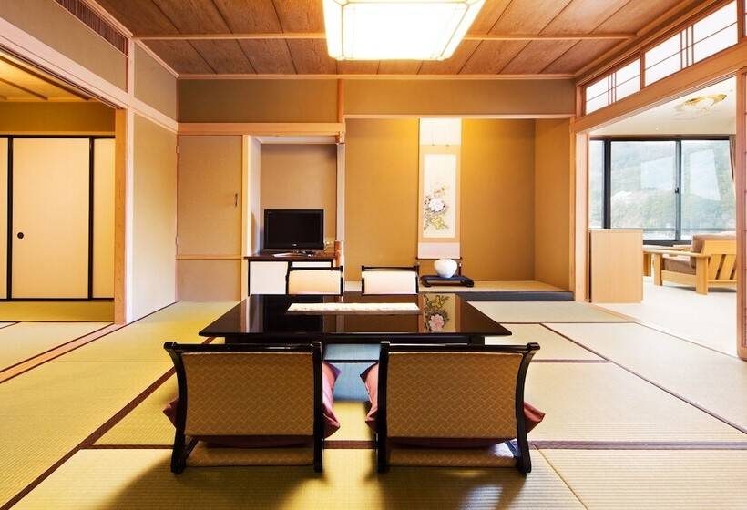 هتل Yamanaka Onsen Kissho Yamanaka