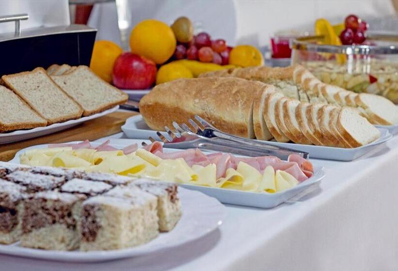 فندق فئة نجمة واحدة L Hirondelle   Adults Only