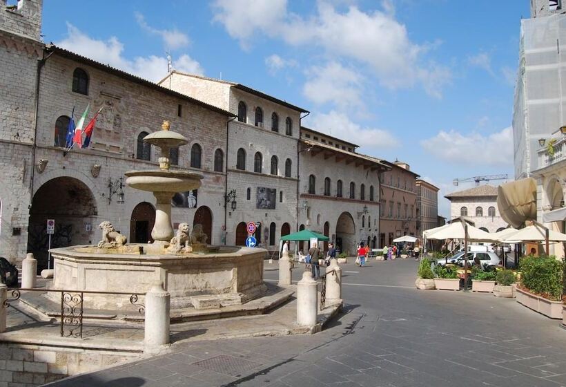 فندق Albergo La Rocca