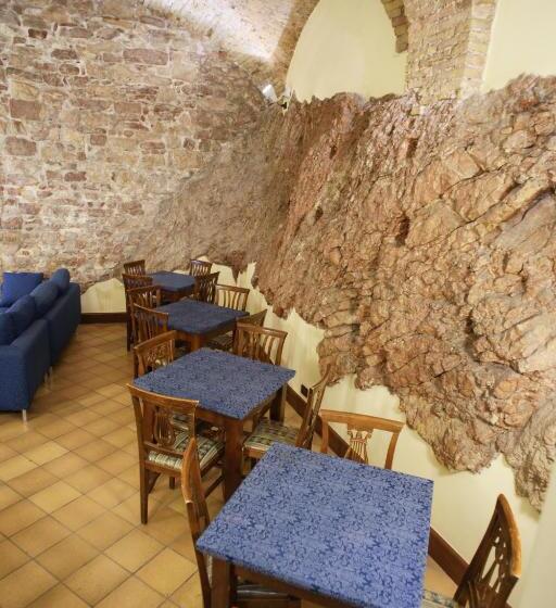 فندق Albergo La Rocca