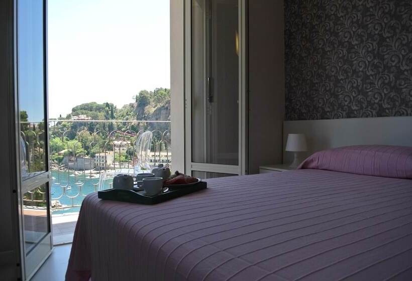 هتل Baia Azzurra
