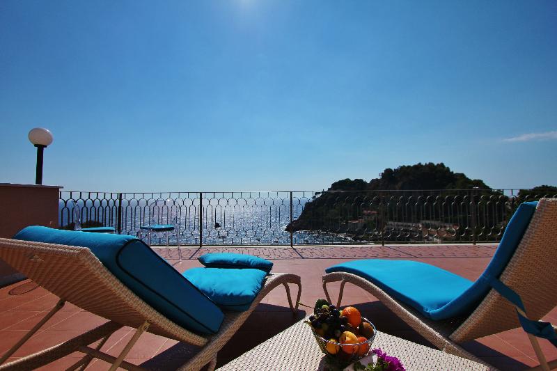 هتل Baia Azzurra