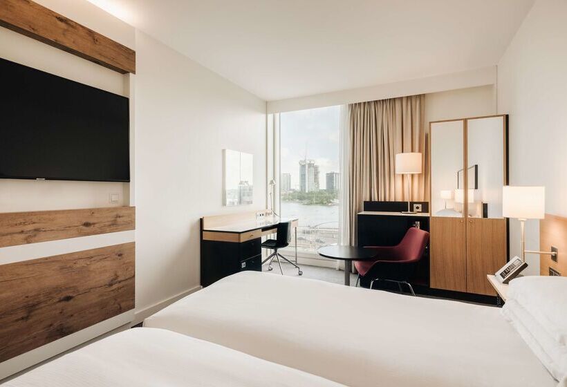 Hotell Doubletree By Hilton  Amsterdam Centraal Station