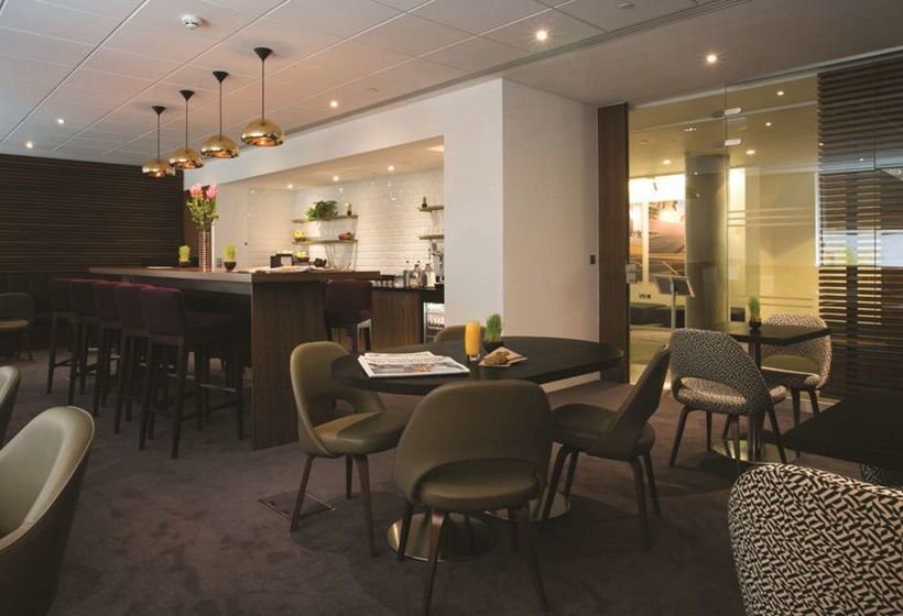 Doubletree By Hilton Hotel London  Tower Of London