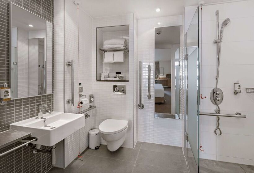 Doubletree By Hilton Hotel London  Tower Of London