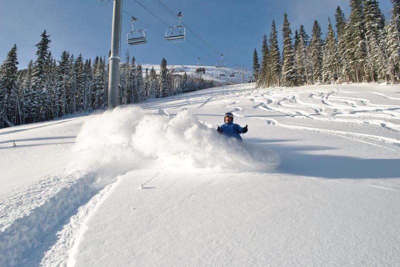 בית מלון כפרי Fernie Slopeside Lodge