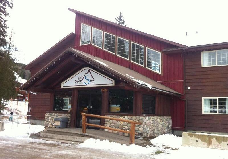 בית מלון כפרי Fernie Slopeside Lodge