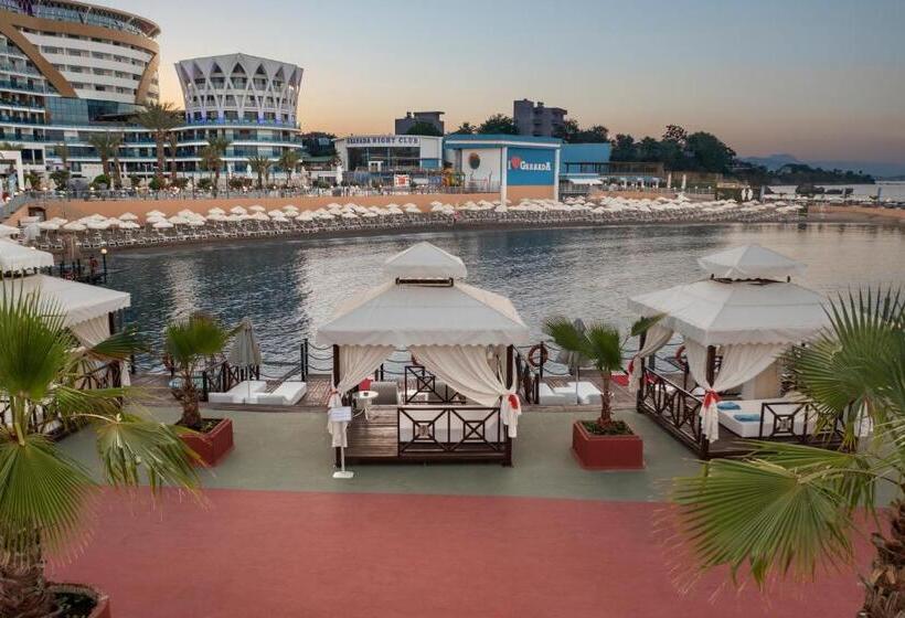 هتل Granada Luxury Okurcalar