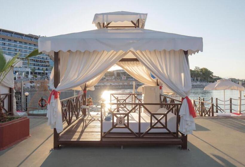 هتل Granada Luxury Okurcalar