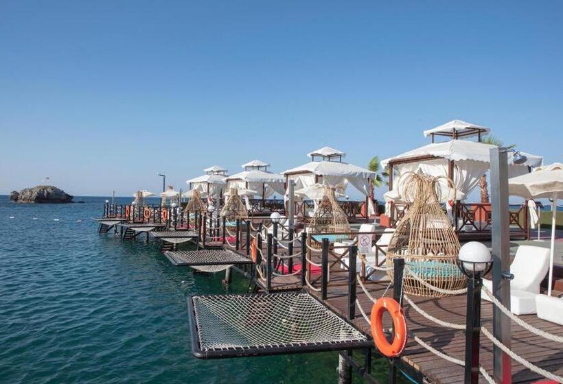 هتل Granada Luxury Okurcalar