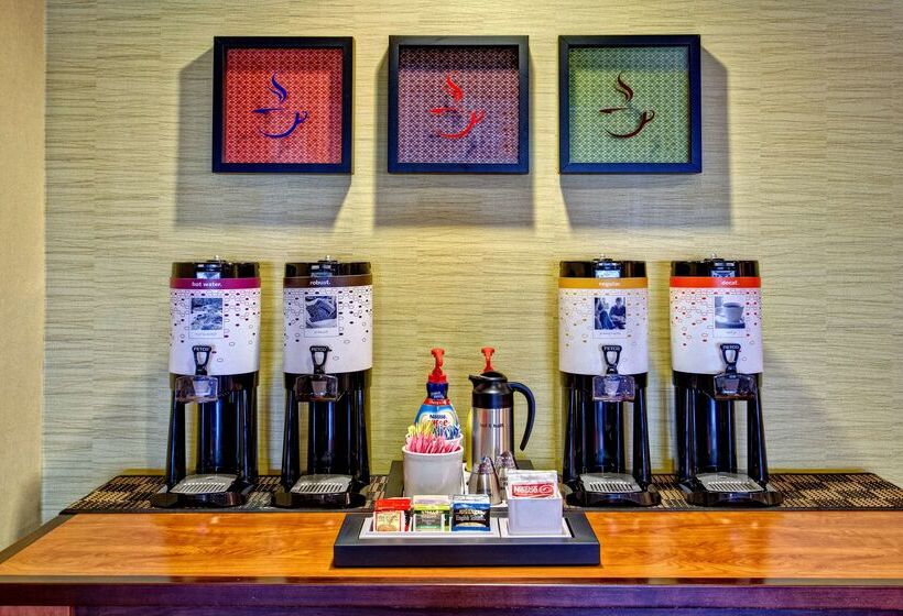 בית מלון כפרי Hampton Inn Cleveland, Ms