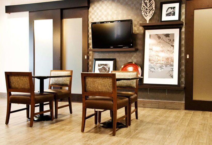 هتل Hampton Inn Doylestown