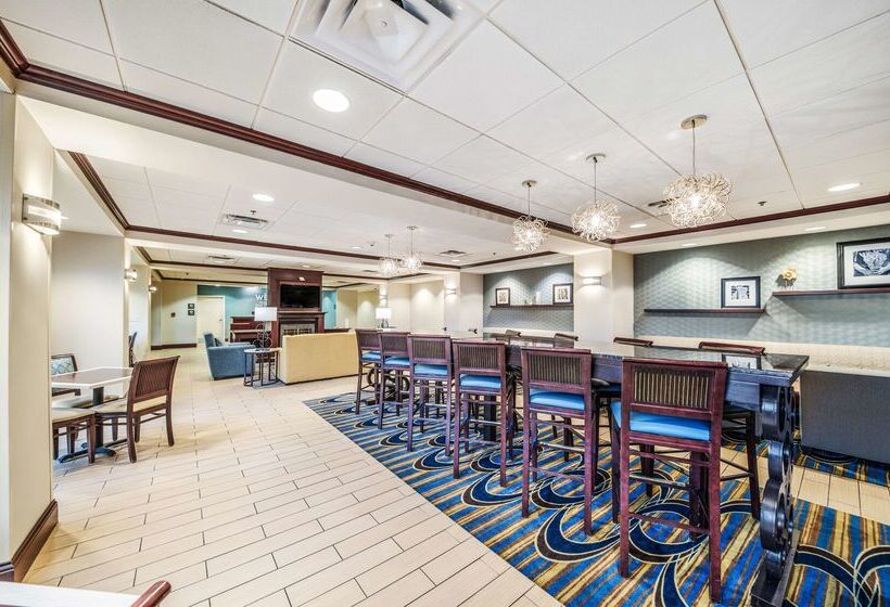 בית מלון כפרי Hampton Inn Greenfield