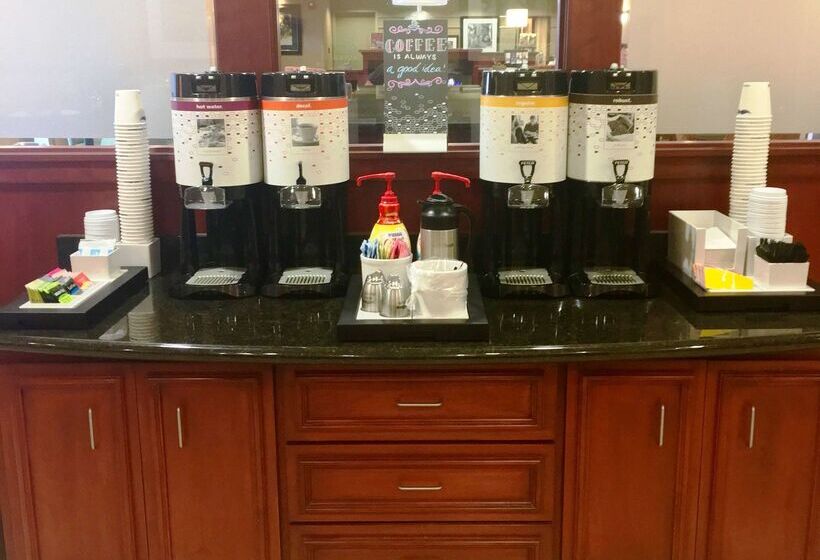 فندق Hampton Inn Haysnorth Of I70