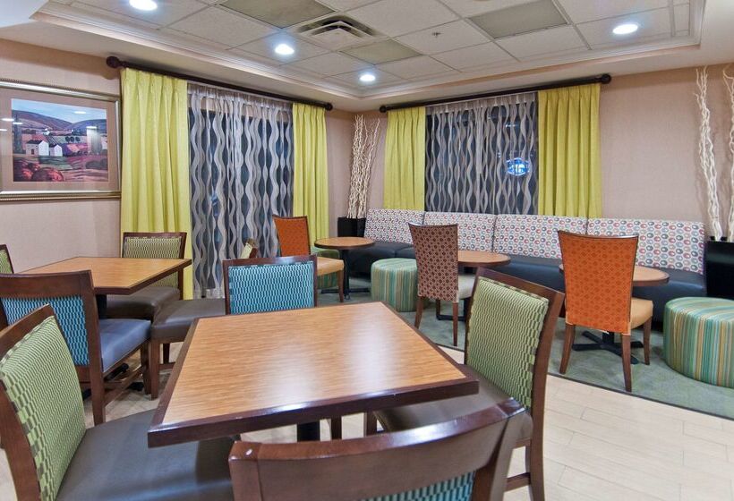 فندق Hampton Inn Livingston