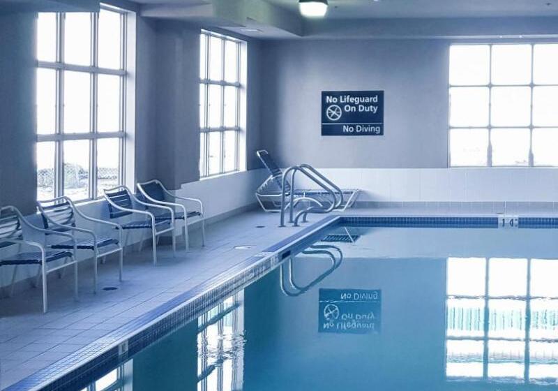 فندق Hampton Inn & Suites By Hilton Edmonton Intl Airport