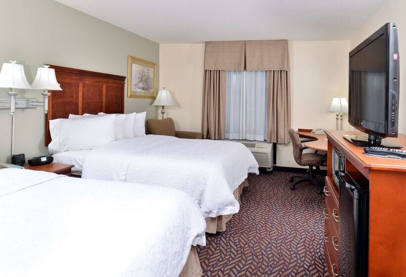 هتل Hampton Inn & Suites Daytonvandalia