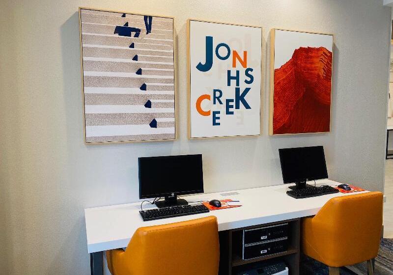 호텔 Holiday Inn Express And Suites Atlanta Johns Creek, An Ihg